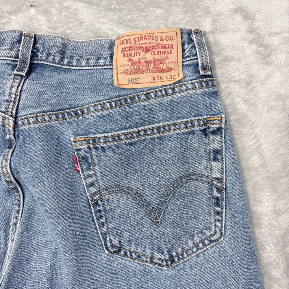 Levi's 505 Regular Fit Jeans Mens 36x32 Light Wash Blue Straight Leg Denim